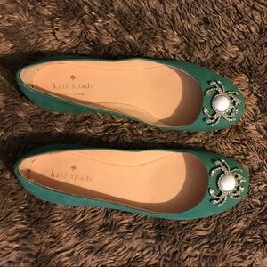 Kate Spade New York Wanda skimmer flat with Crystal Crab 6.5